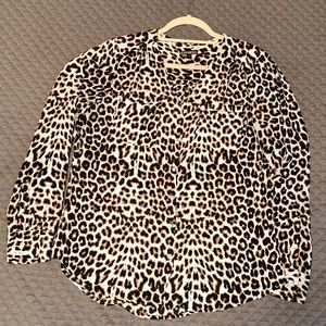 EUC Express v-neck button down blouse